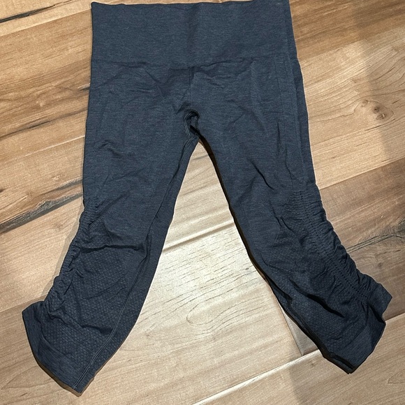Like new, Lululemon compression capris - Picture 2 of 7